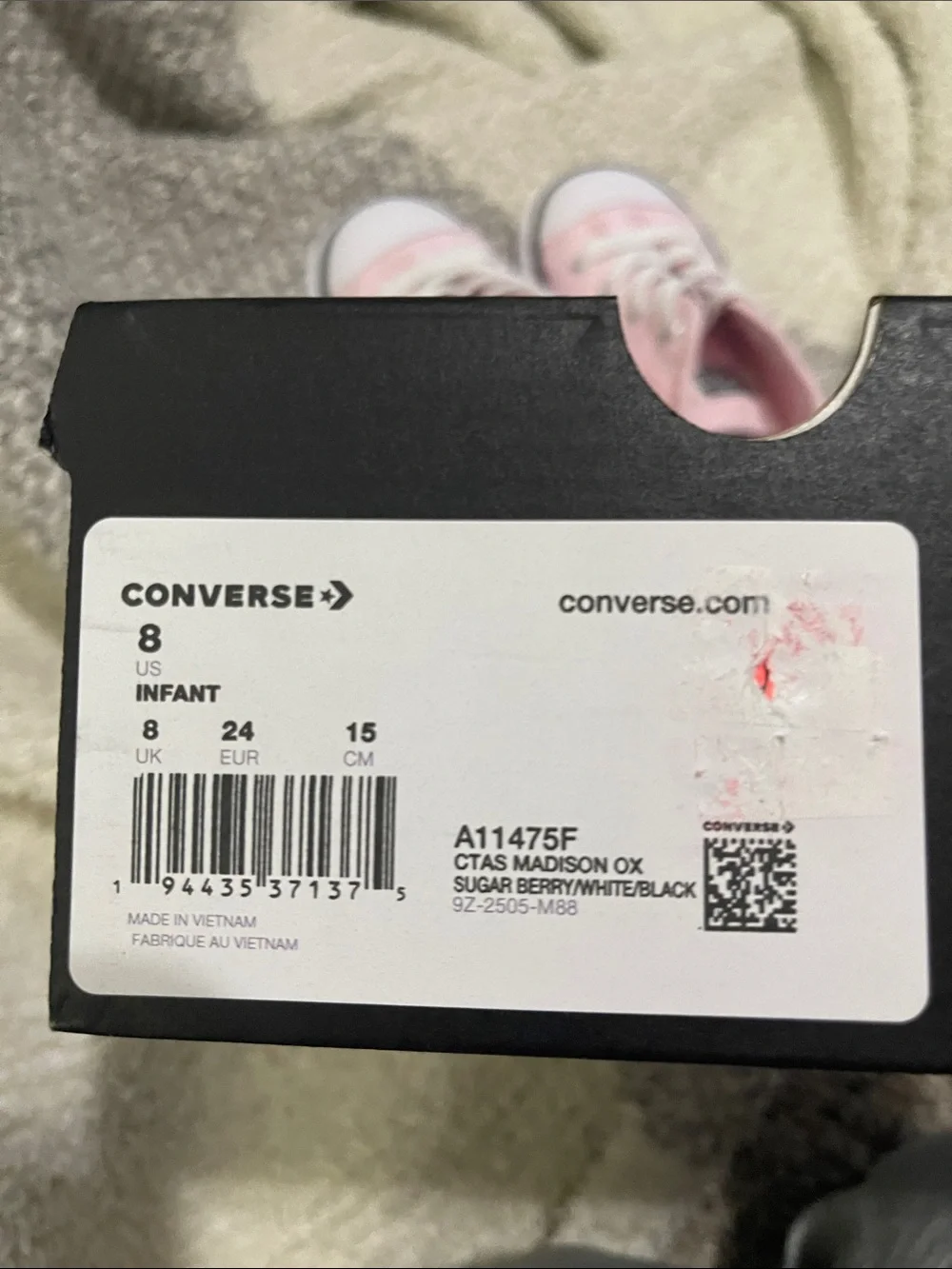 NEW- Converse - 8c